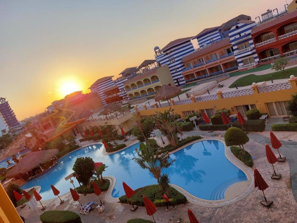 Porto Marina Resort Chalets Families Only Ел Аламейн Екстериор снимка