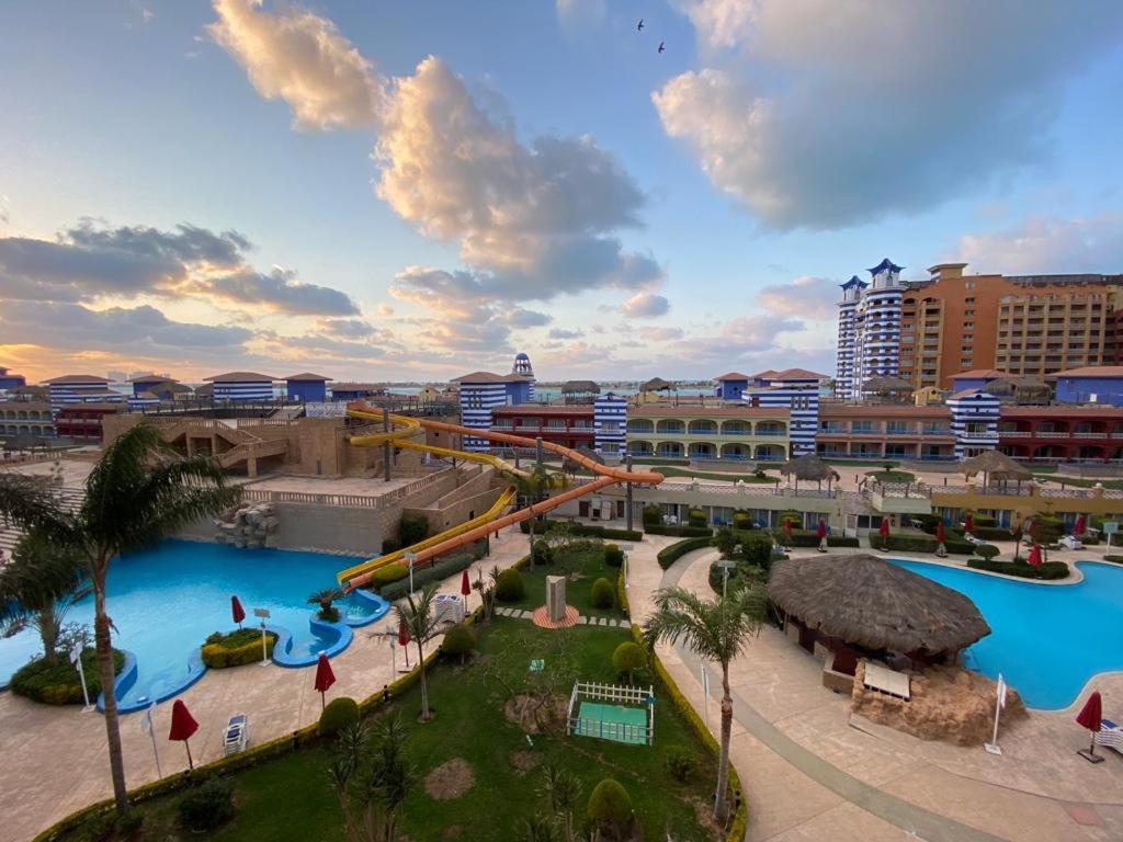 Porto Marina Resort Chalets Families Only Ел Аламейн Екстериор снимка