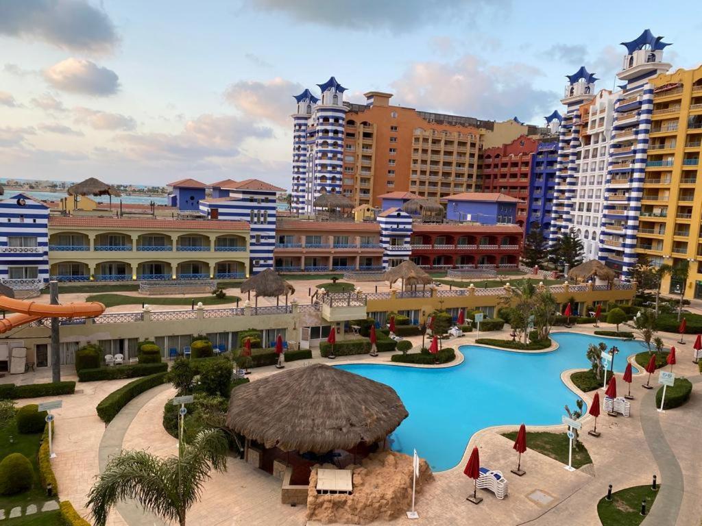 Porto Marina Resort Chalets Families Only Ел Аламейн Екстериор снимка