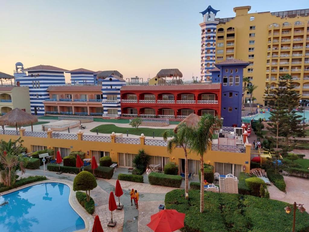 Porto Marina Resort Chalets Families Only Ел Аламейн Екстериор снимка
